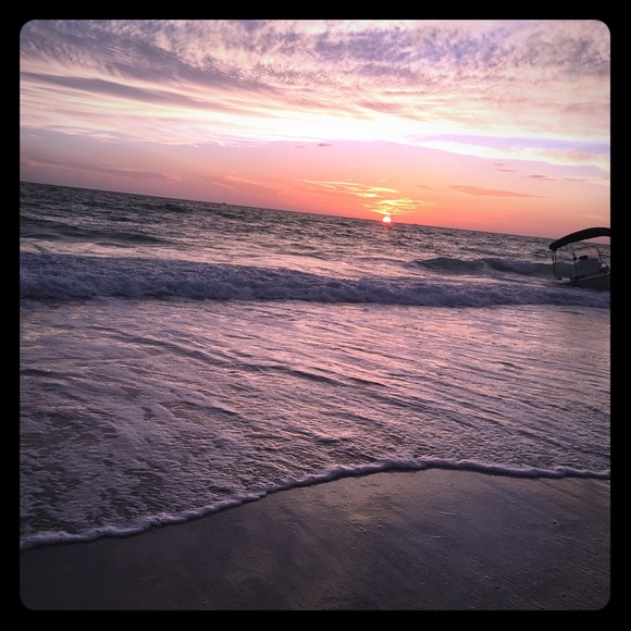 Meet your Posher, 💕Julie Posh Ambassaor!💕 - Picture 3 of 5